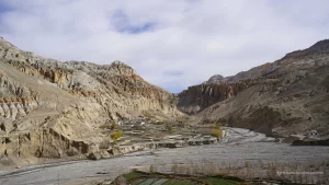 Lo Manthang to Yara trek distance see Dhi, Surkhang & Ghara