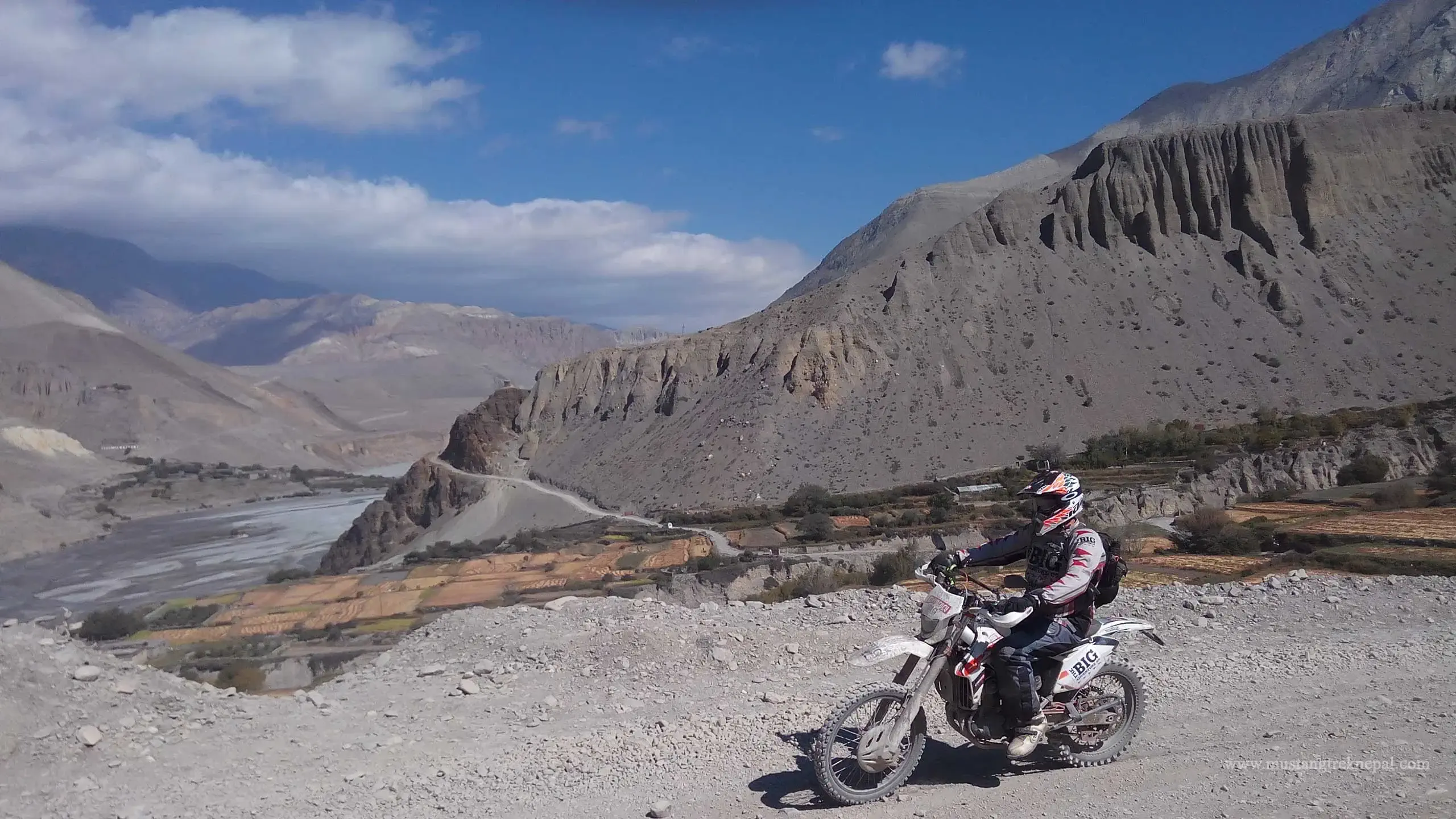 Motorcycle tours to Upper Mustang