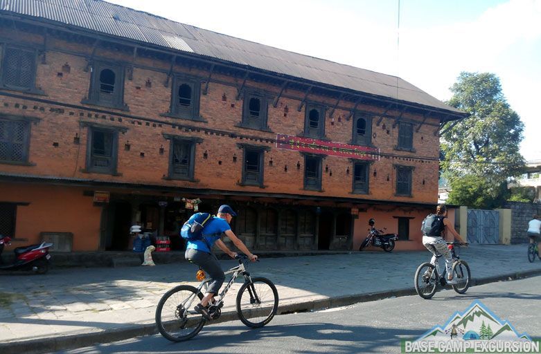 Mountain biking mustang Nepal from Pokhara