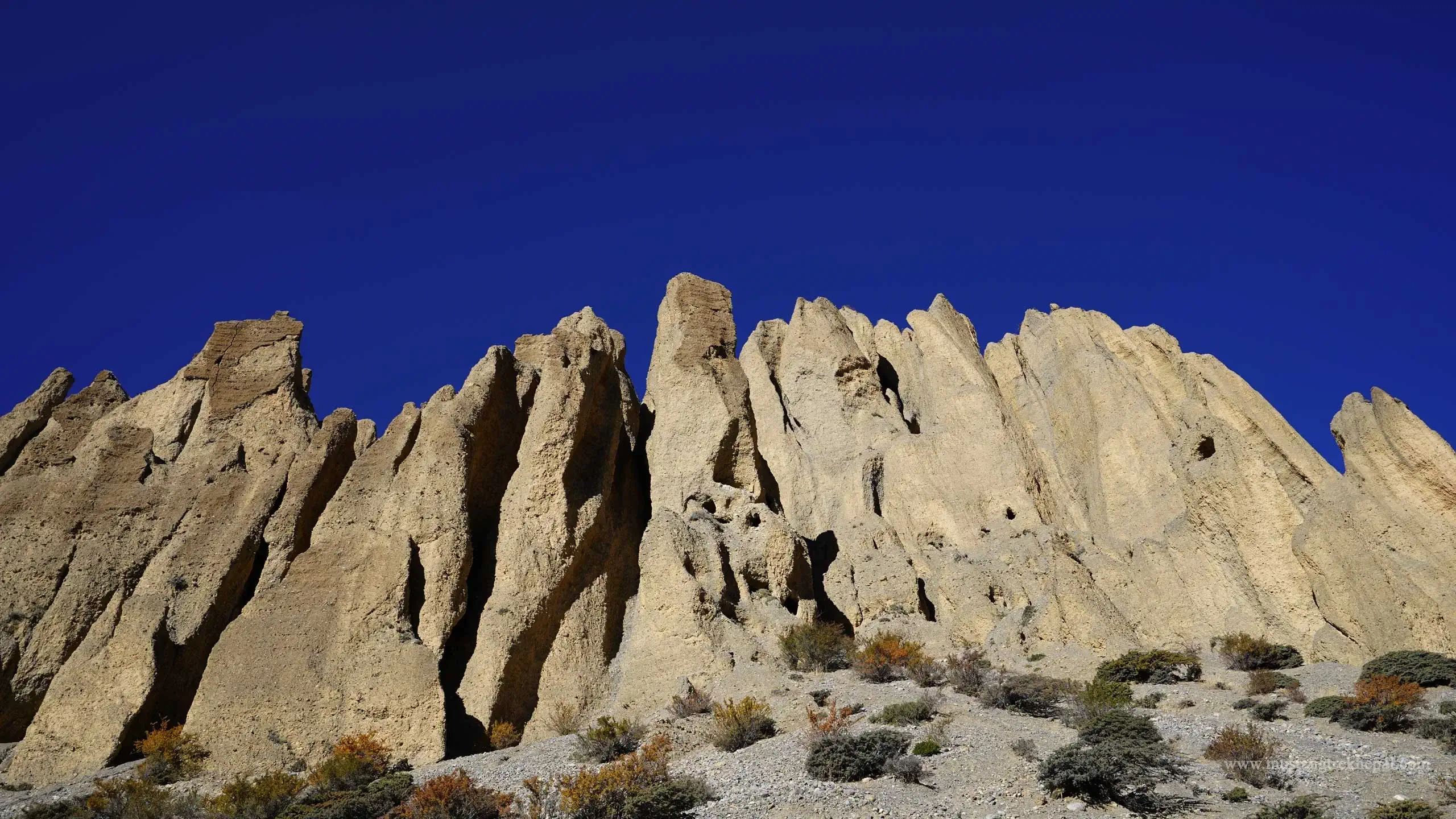 Nar Phu to Upper Mustang hiking in Nepal