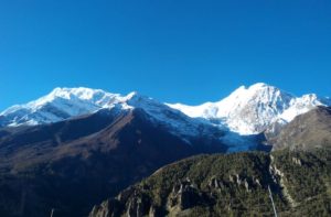 Short Annapurna circuit trek 15 days with Thorong la pass trek itinerary