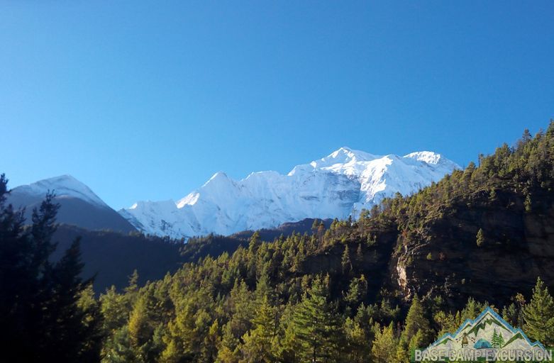 Chame to Pisang trek distance & altitude to visit upper Pisang Nepal