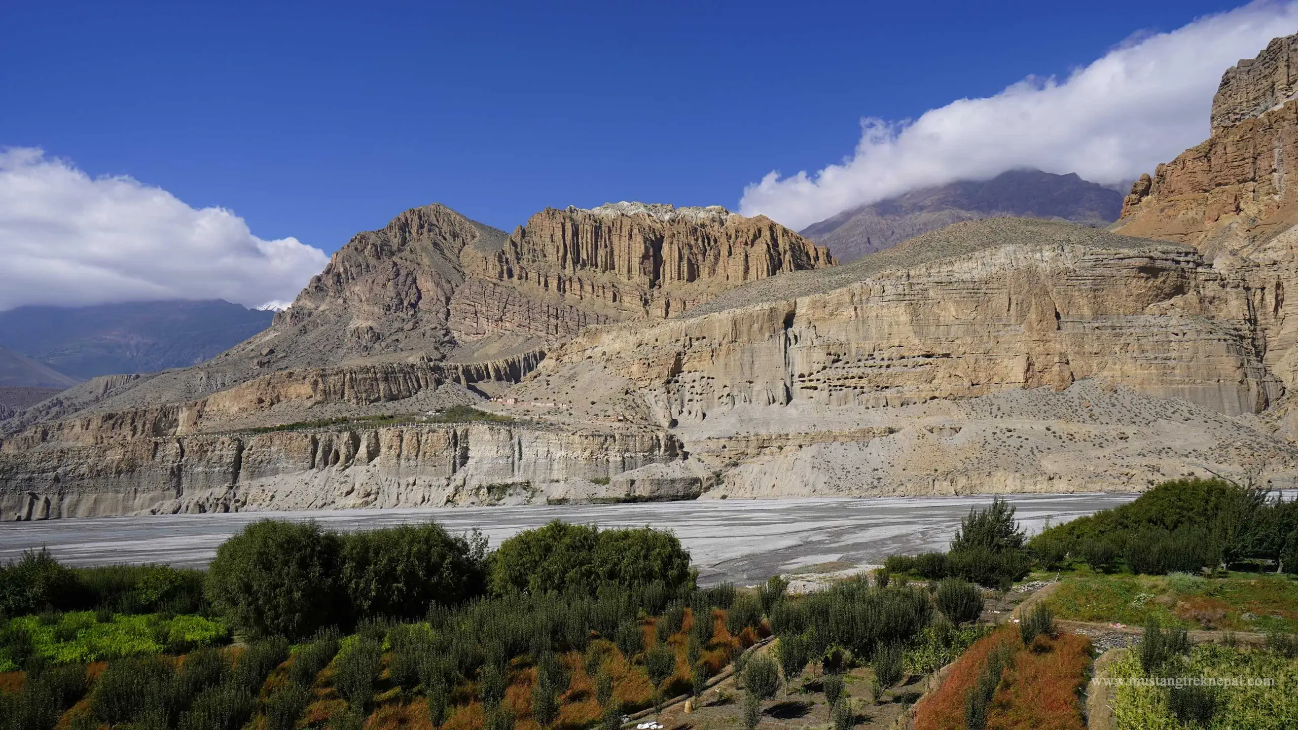 Chhusang to Jomsom trek distance the last stage of Upper Mustang