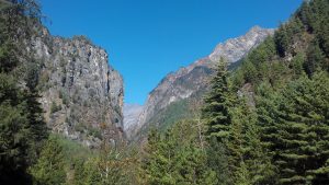 Way to Nar Phu valley trekking in Nepal