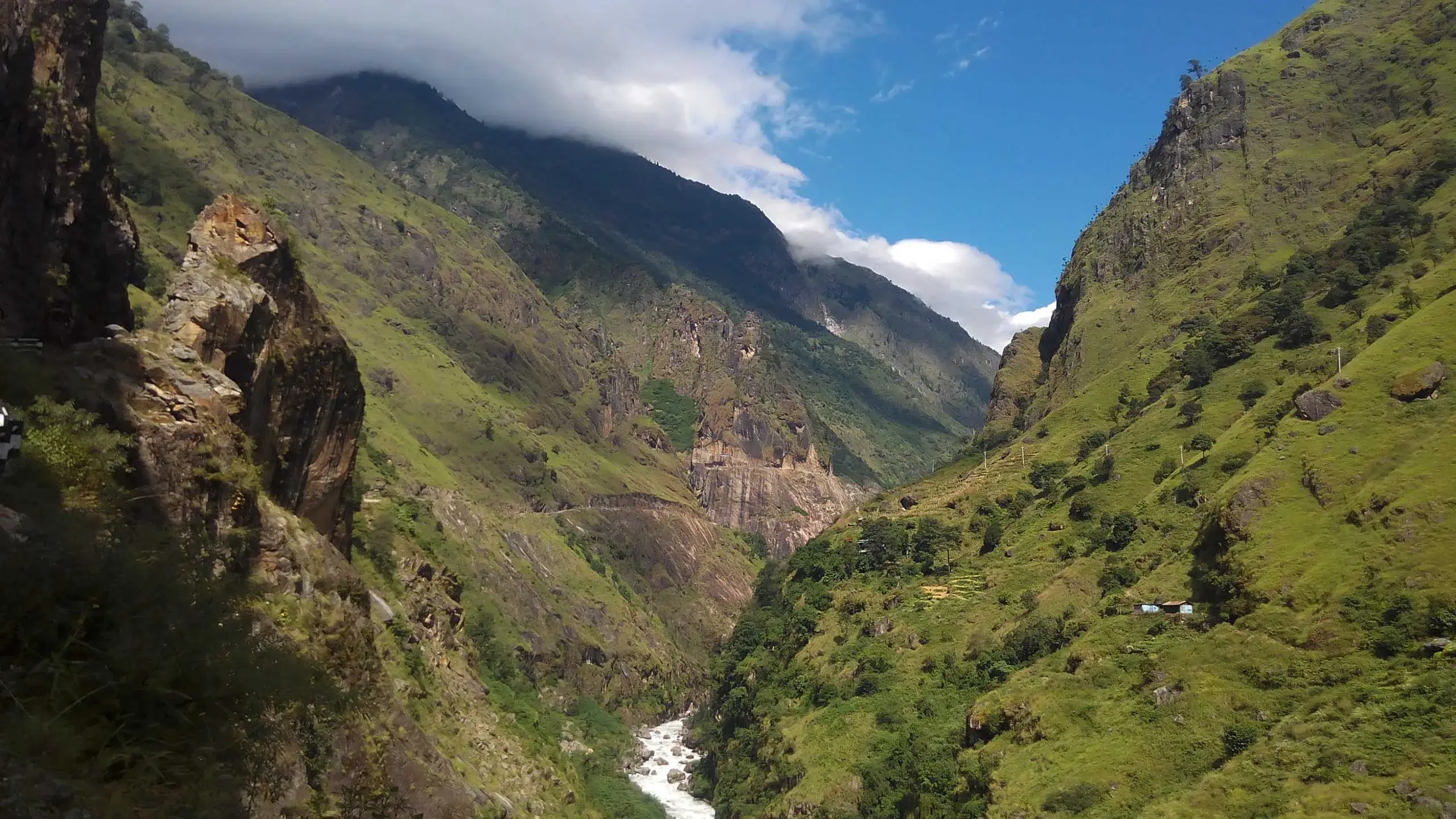 Syange to Dharapani trek distance with map via Jagat &Tal