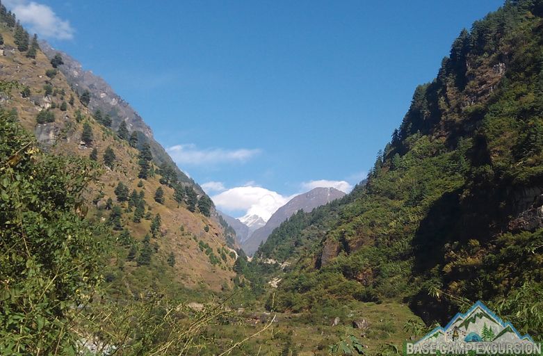 Bimthang to Tilche trek distance & elevation with Manaslu trek guide