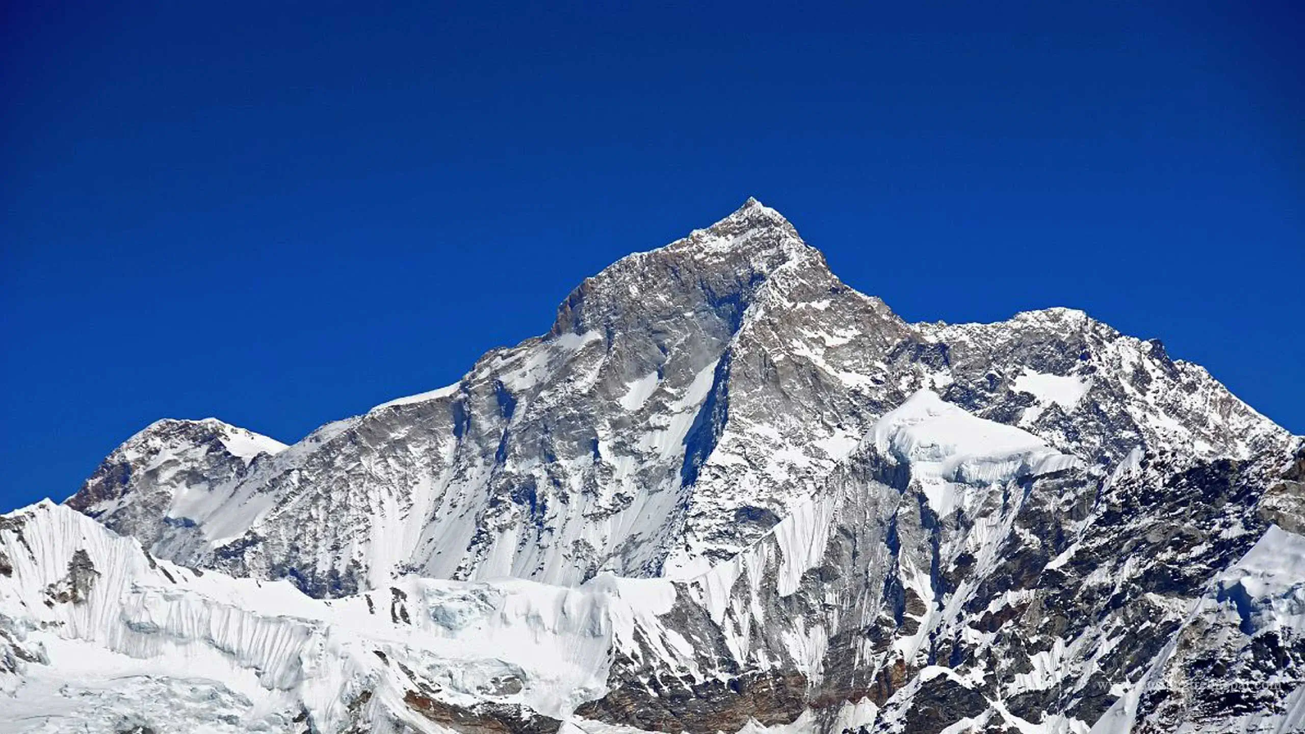 Makalu base camp trek Nepal to scale MBC height