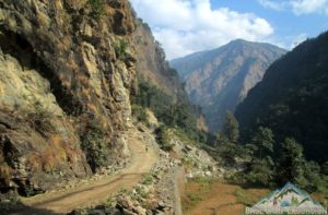 Soti Khola to Machha Khola trek distance & altitude of tour du Manaslu