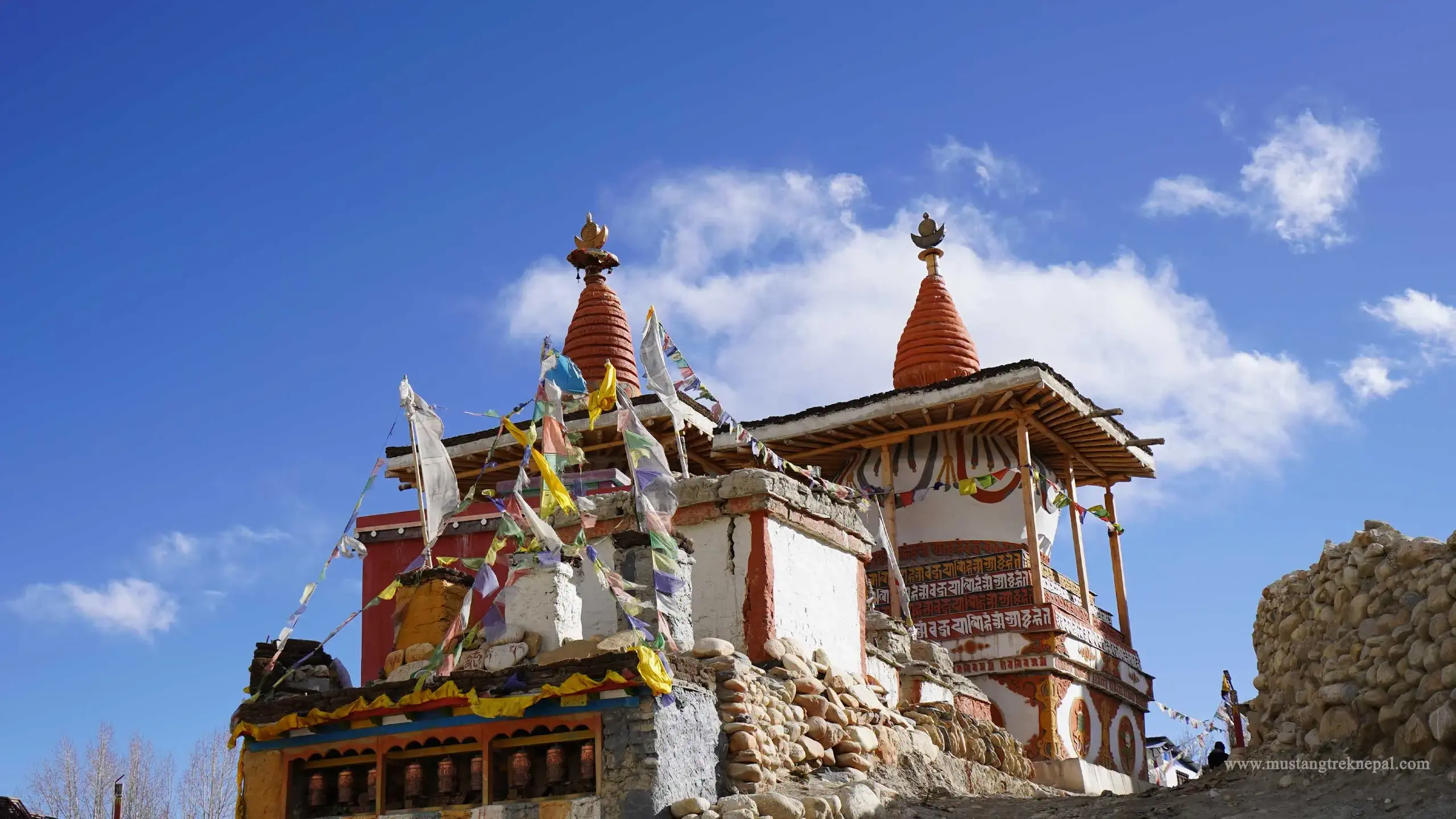 Feature highlights of Upper Mustang trek guide in Nepal