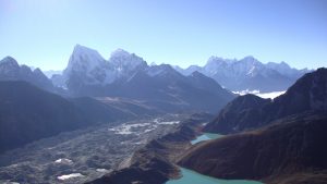 Everest Gokyo lakes trek