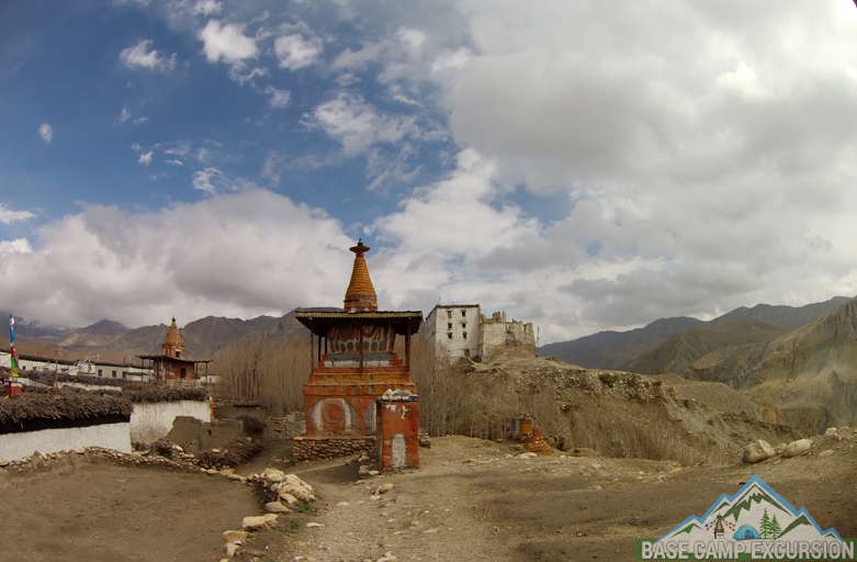 Explore lo-Manthang upper mustang valley trek Himalayas