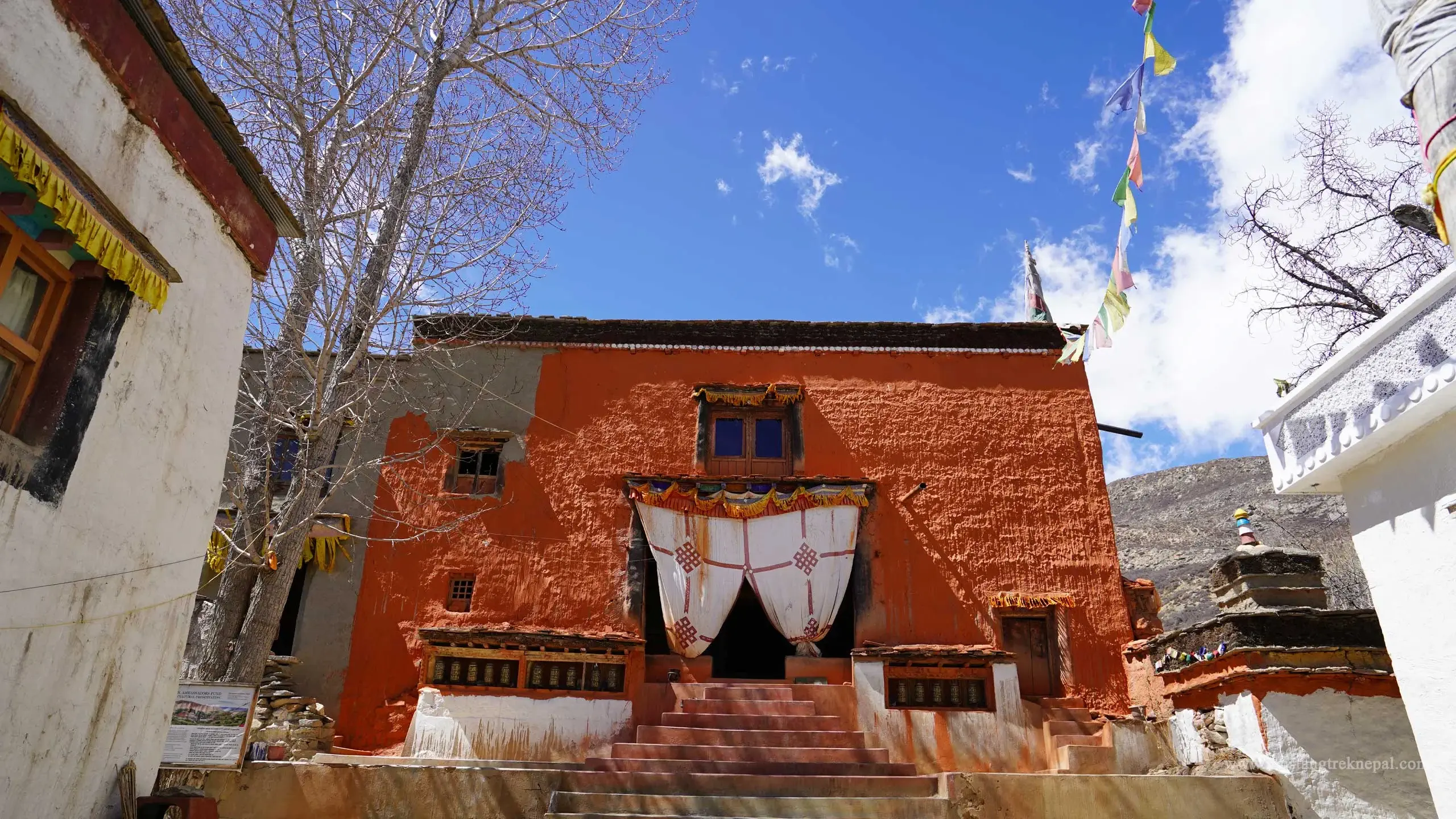 Ghar Gompa tour to visit Lo Gekar monastery in Mustang
