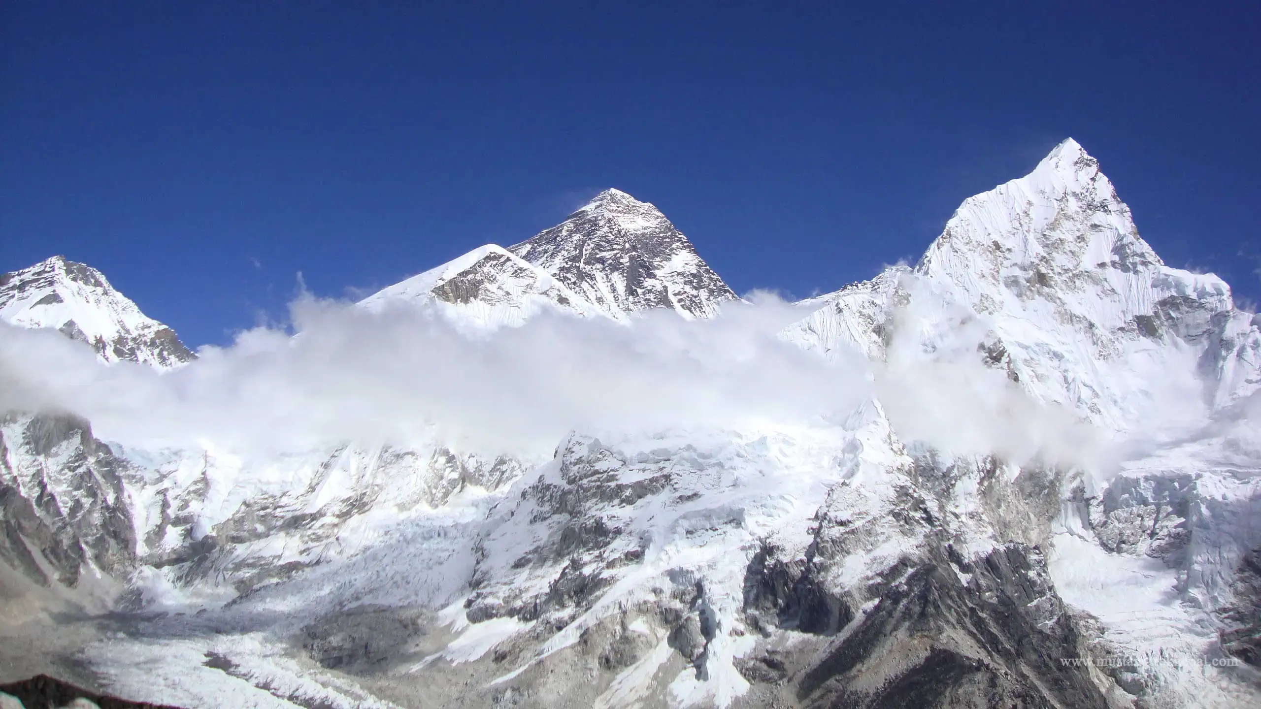 Luxury Everest base camp trek with helicopter return